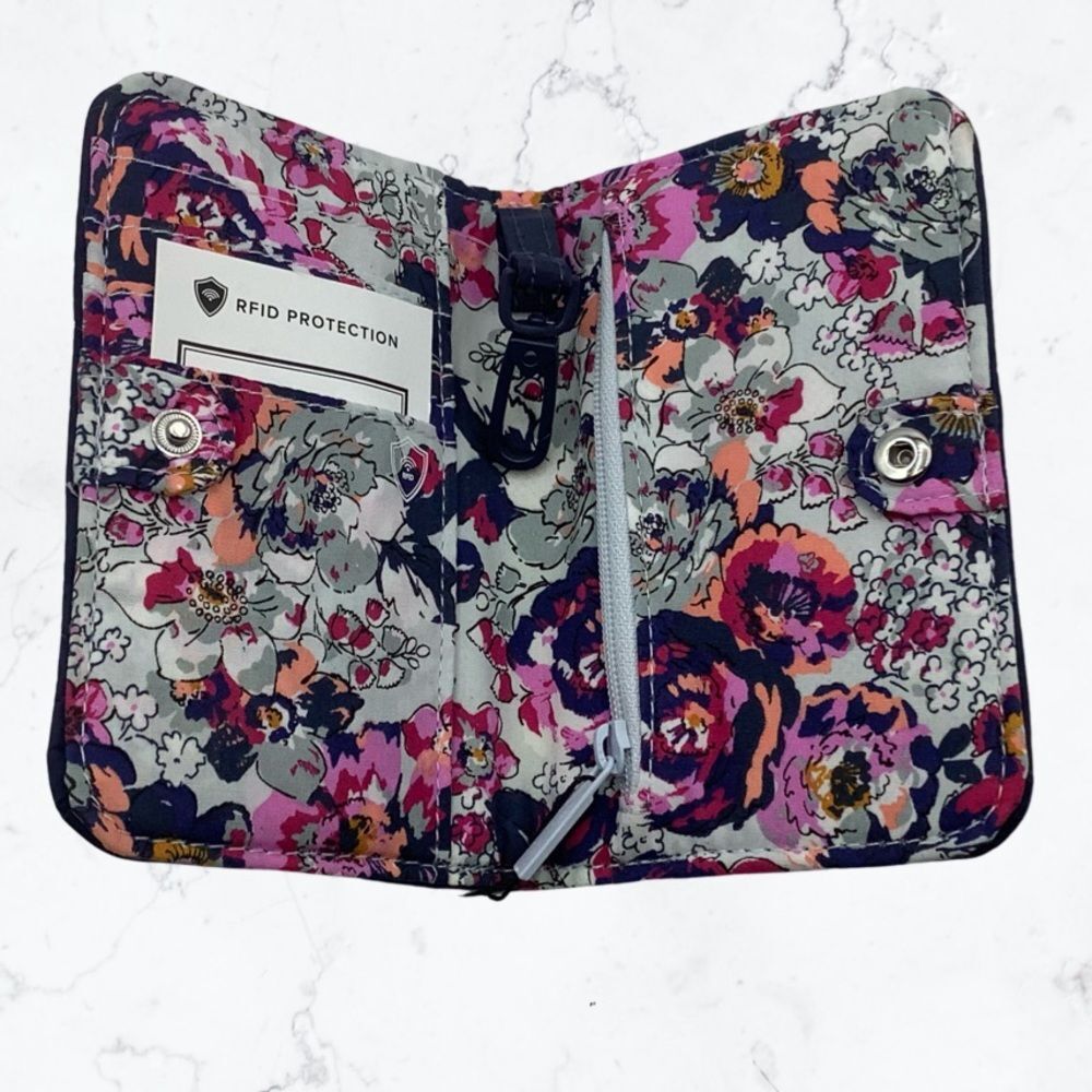 NWT Vera Bradley Floral RFID Wallet Ultralight Water Repellent Compact